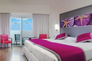 Hotel Riu Cancun offers Double Standard rooms